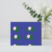濃紺の背景にピンクの花 ポストカード (スタンド正面)