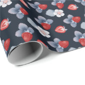 濃紺の背景に、イチゴと花と葉 ラッピングペーパー (ロールコーナー)