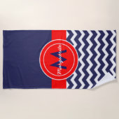 濃紺の赤いシェブロン ビーチタオル (正面)