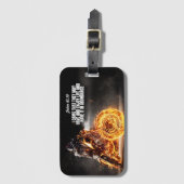 火とヨハネ10:10節を持つオートバイのライダー ラゲッジタグ (正面縦)