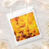 火と炎のパターン フェイバーバッグ (クリップ留めされた状態)