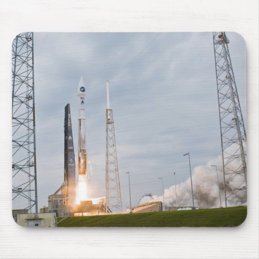 火と煙は離陸を示す マウスパッド (正面)