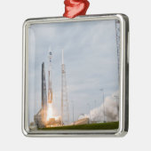 火と煙は離陸を示す メタルオーナメント (左)