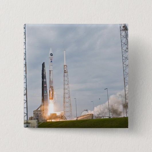 火と煙は離陸を示す 缶バッジ (正面)