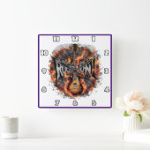 火のようなエレキギターがロックスピリットに点火する スクエア壁時計 (ホーム)