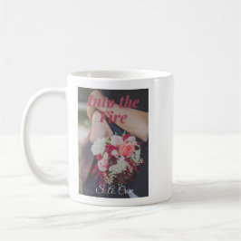 火のカバーに コーヒーマグカップ