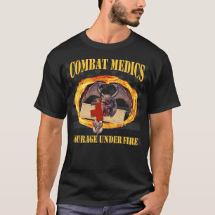 火のドラゴンのTシャツの下の戦闘の医者の勇気 Tシャツ