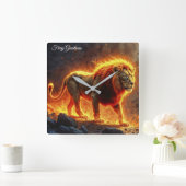 火のライオンの地獄の風景の燃え盛るマネアート スクエア壁時計 (ホーム)