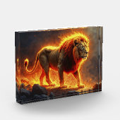 火のライオンの地獄の風景の燃え盛るマネアート フォトブロック (左)
