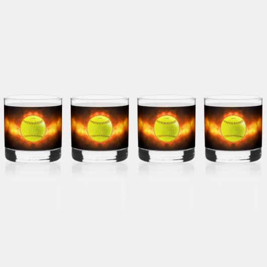 火の上に滑りやすいジョーのソフトボール炎のファイアボールラス ウイスキーグラス (正面)