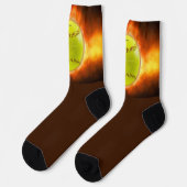 火の上に滑りやすいジョーのソフトボール炎のファイアボールラス ソックス (左)