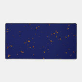 火の火花あなたの写真をオーバーレイ焚き火の灰ブルー デスクマット (正面)