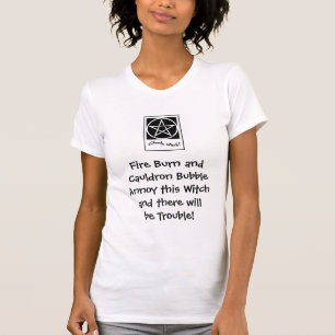 火の焼跡および大がまの泡… 魔法使いのTシャツ Tシャツ