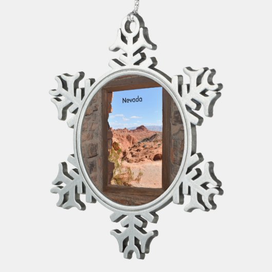 火の谷の車室内ビュー スノーフレークピューターオーナメント (右)