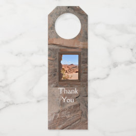 火の谷の車室内ビュー ボトルネックタグ