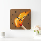 火の1つの炎 スクエア壁時計 (ホーム)