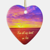火トークンの燃える日没のパーソナライズなハート セラミックオーナメント (右)