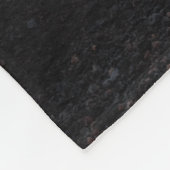 火山からの熱い溶岩の噴火の美しい概観 フリースブランケット (角)