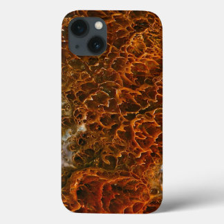 火山性の池に沈殿した赤とオレンジ色の鉱物 iPhone 13ケース