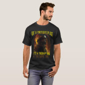 火得士の犬が石を拾う Tシャツ (正面フル)