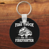 火忘れ車が消防士に乗る キーホルダー (正面)