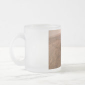 火星の自撮り好奇心レッド火星の風景 フロストグラスマグカップ (左)