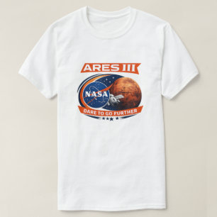 火星探査ミッション スペース バッジ   フューチュリスティック Tシャツ