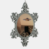 火星InSightエイリアンUFOソーサーの遭遇 スノーフレークピューターオーナメント (左)