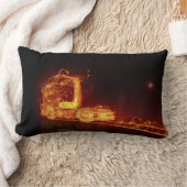 火炎の赤い燃えるトラック ランバークッション (ブランケット)