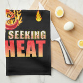 火誇りを持ったおもしろい消ボランティアチブラック キッチンタオル (四つ折り)