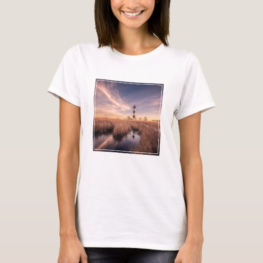 灯台 |ボーディアイランドアウターバンクNC Tシャツ (正面)