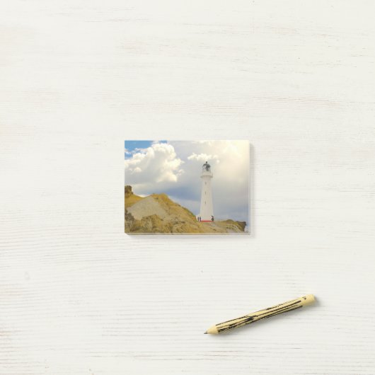 灯台 ポストイット (デスク上)