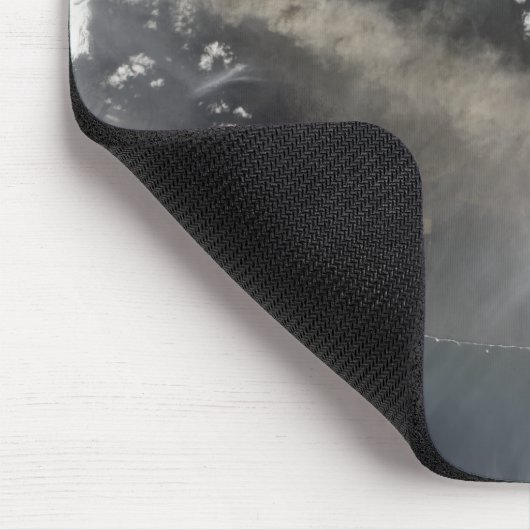 灰と蒸気は引き続き沸騰する マウスパッド (コーナー)