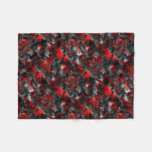 灰に華やかな赤葉い落ちた フリースブランケット (正面(横))