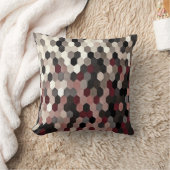 灰色およびバーガンディの秋色の六角形パターン クッション (ブランケット)