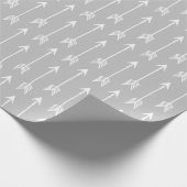 灰色および白い冒険の矢 ラッピングペーパー (角)