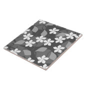 灰色および白い花。 花パターン タイル (側面)