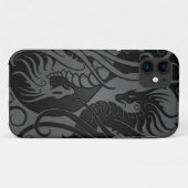 灰色および黒く飛んでいるな陰陽のドラゴン Case-Mate iPhoneケース (裏面(横))
