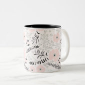 灰色お洒落ピンクの黒いパターン(の模様が)ある花 ツートーンマグカップ (正面右)