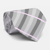 灰色かピンクのストライプのなタイ ネクタイ (ロール)