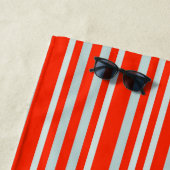 灰色がかった灰色の緑のストライプ線の赤 ビーチタオル (インサイチュ)