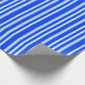 灰色がかった灰色の緑のストライプ線の青 ラッピングペーパー (角)