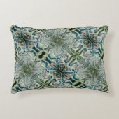 灰色がかった緑と緑がかったシアンのthroの繰り返し アクセントクッション (正面)