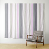 灰色とピンクの縦ストライプの文字。 タペストリー (インサイチュ(横))