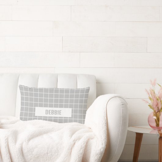 灰色と白のタイルブロックのカスタム ランバークッション (ソファ)