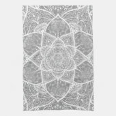 灰色と白のマンダラ – Loergan in Stone キッチンタオル (縦)