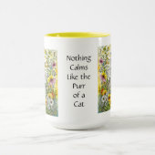 灰色と白の子ネコが花に座る マグカップ (中央)