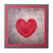 灰色と赤のストーンウォッシュハート タイル (正面)