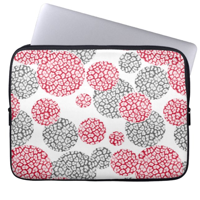 灰色と赤ヒョウの皮のプリント付き円 ラップトップスリーブ (正面)