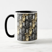 灰色と金色の染み、長方形の破片を彫った マグカップ (左)